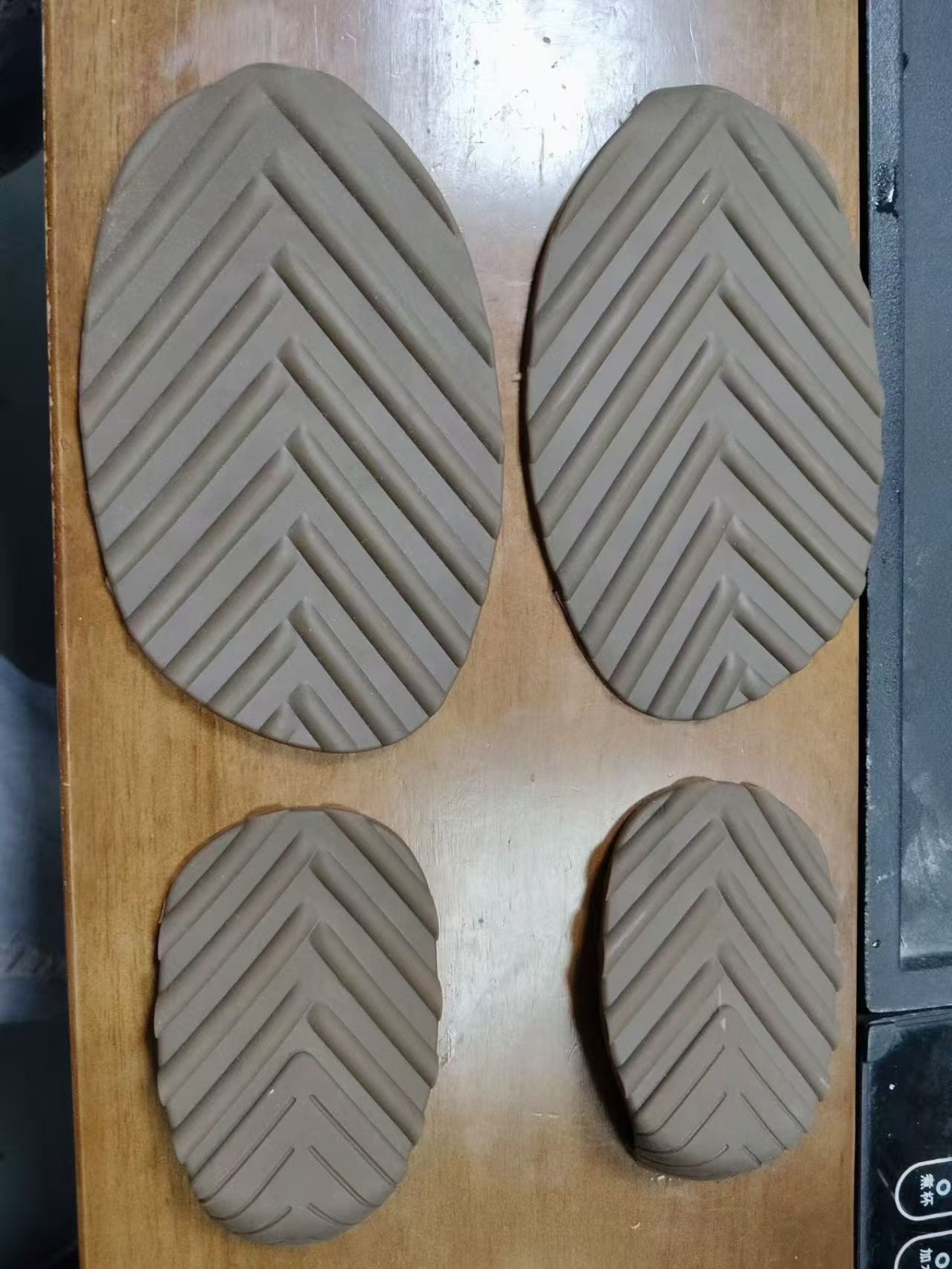Split-sole rubber dance shoe sample