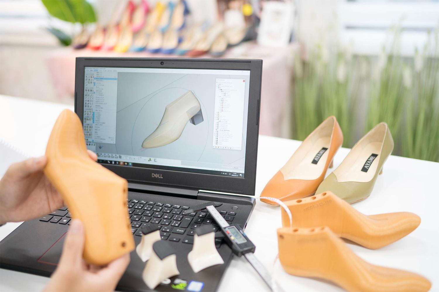 Shoe last and custom outsole development reference